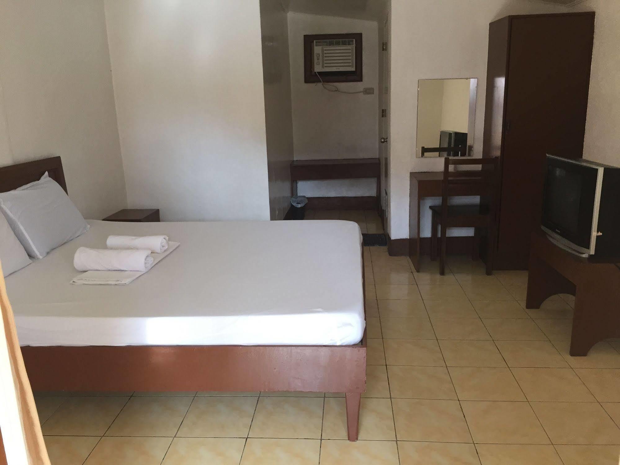 Bayview Inn Ормок Екстер'єр фото