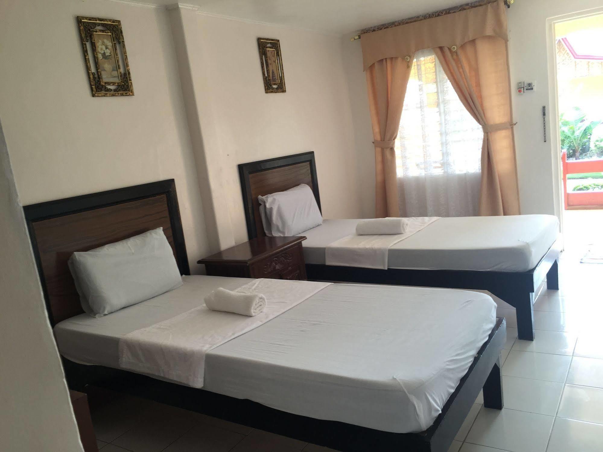 Bayview Inn Ормок Екстер'єр фото