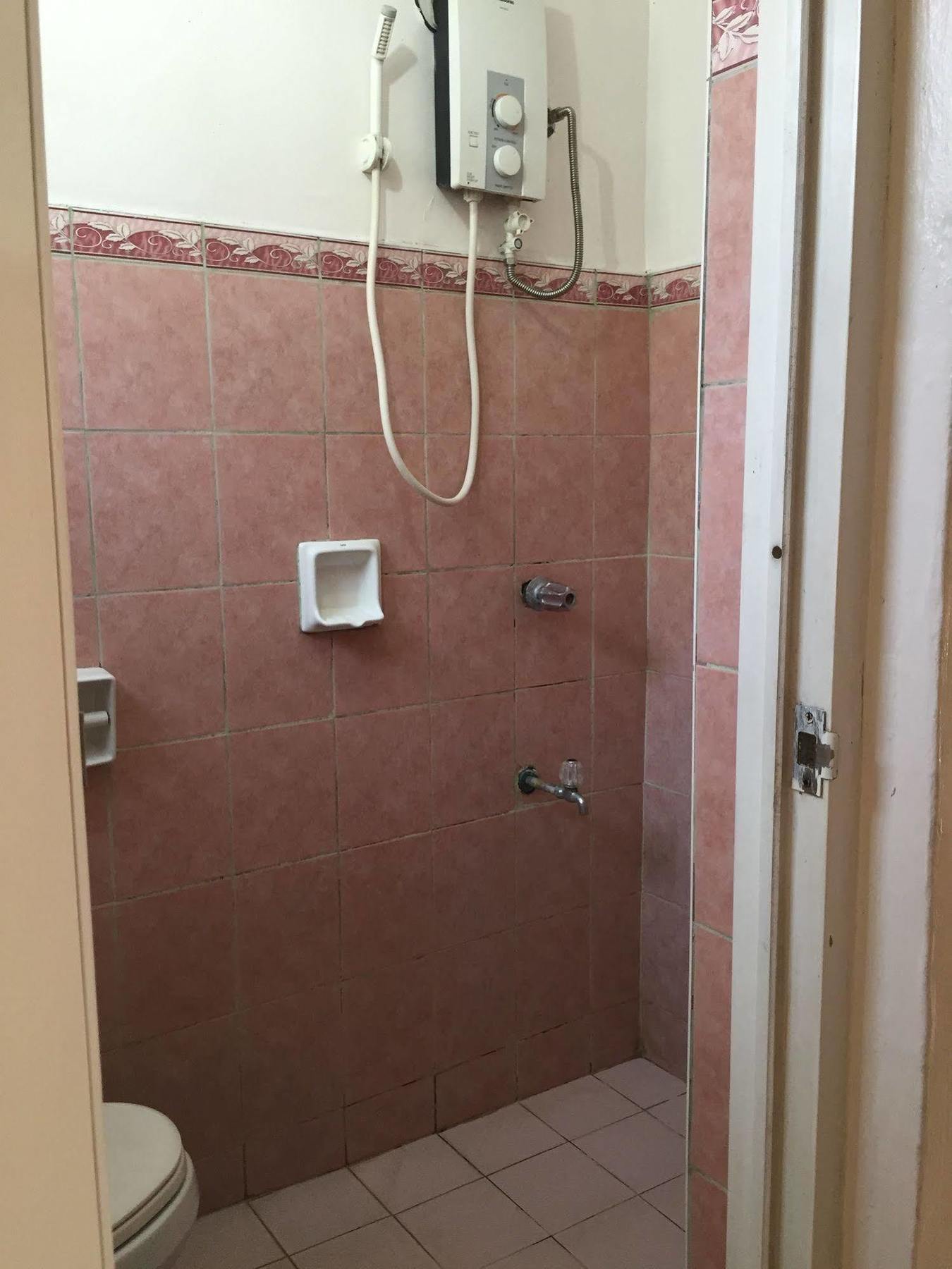 Bayview Inn Ормок Екстер'єр фото