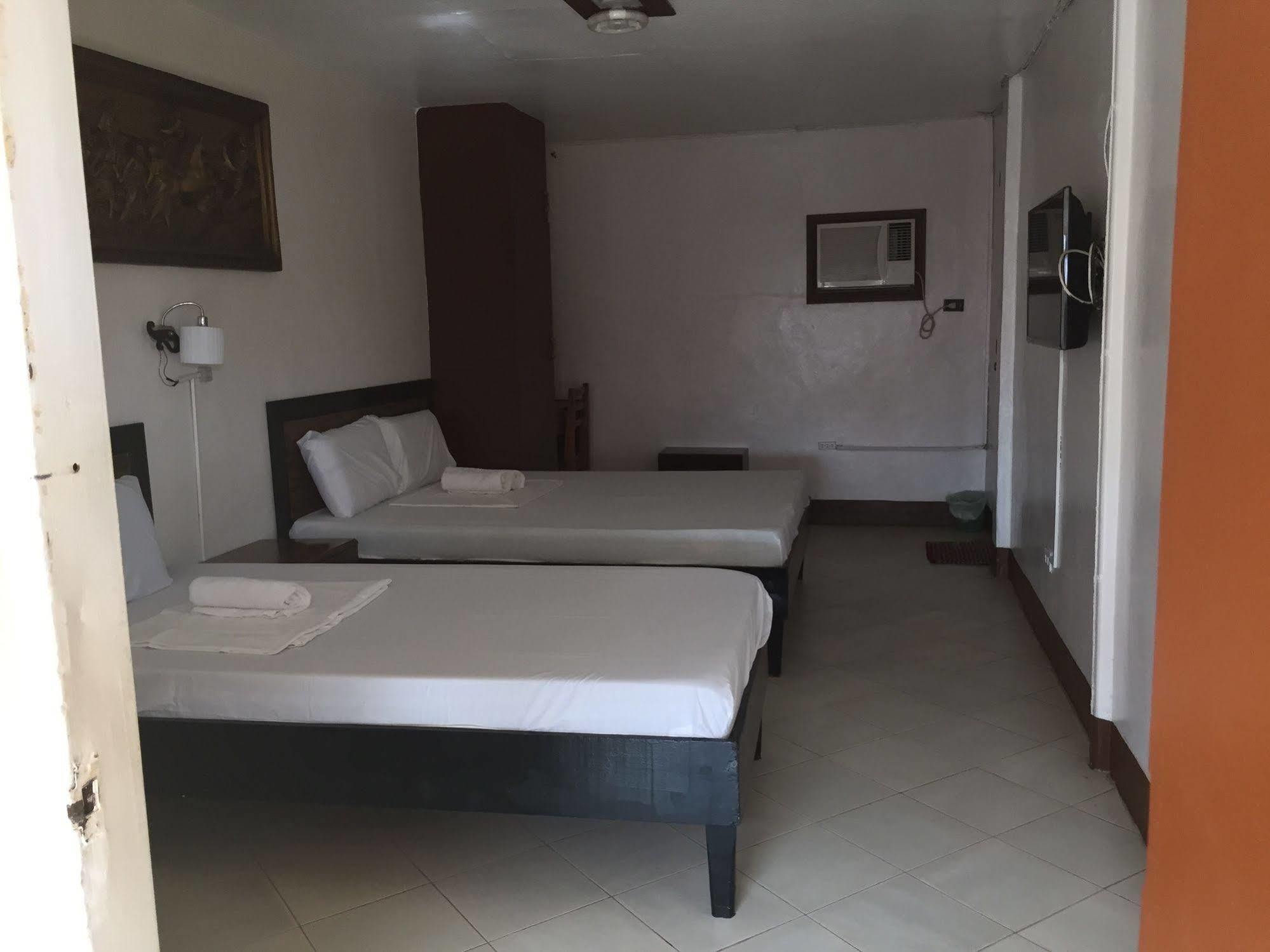 Bayview Inn Ормок Екстер'єр фото
